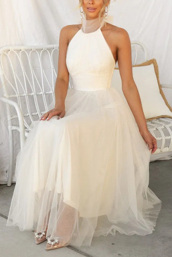 Stilvolles schulterfreies Abendkleid