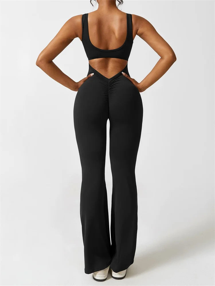 Ärmelloser Jumpsuit mit Cut-Out-Rücken und weitem Bein