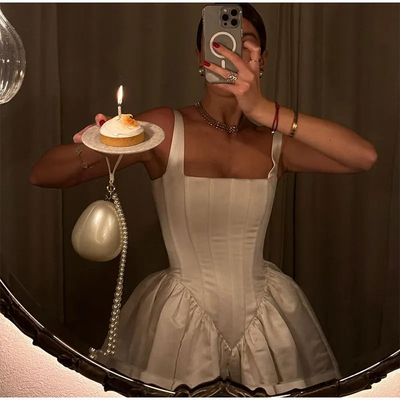 Korsett-inspiriertes strukturiertes Kleidungsstück