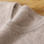 Modischer Strickpullover