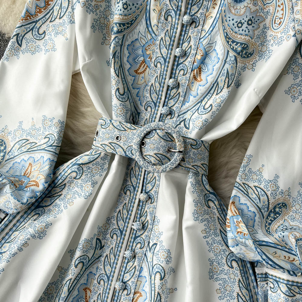 Tailliertes A-Linien-Kleid mit Blumenmuster