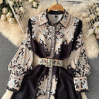 Tailliertes A-Linien-Kleid mit Blumenmuster