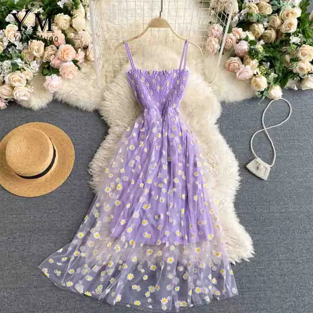 Sommerkleid für Damen mit Spaghetti-Trägern im Blumen-Gänseblümchen-Muster