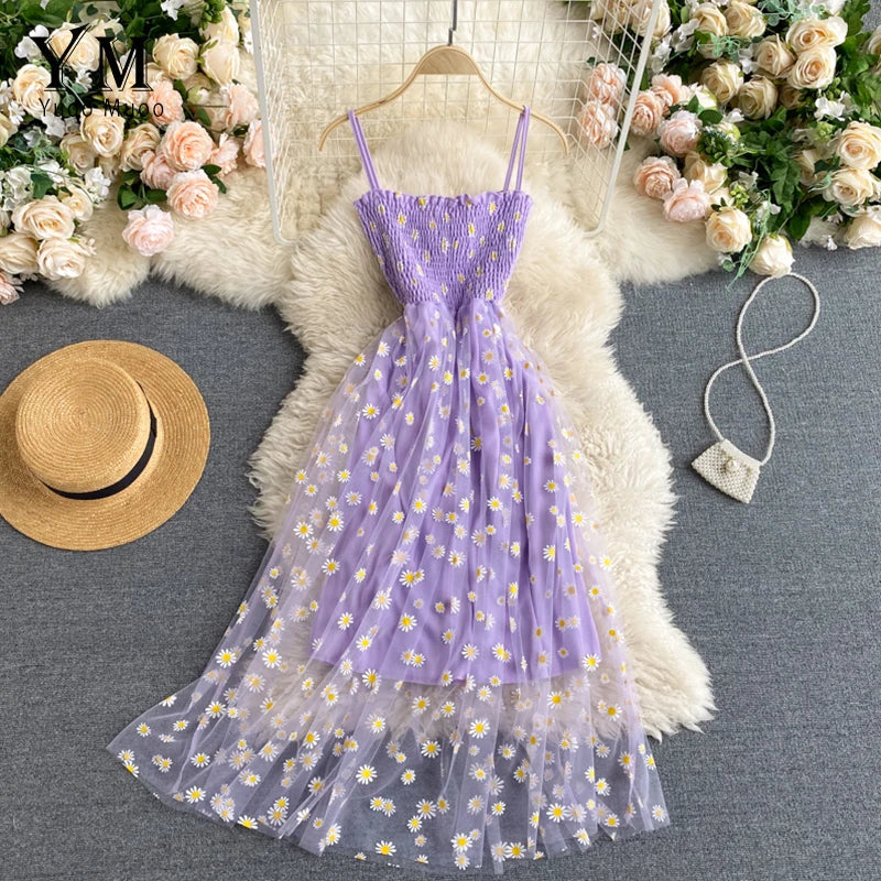 Sommerkleid für Damen mit Spaghetti-Trägern im Blumen-Gänseblümchen-Muster