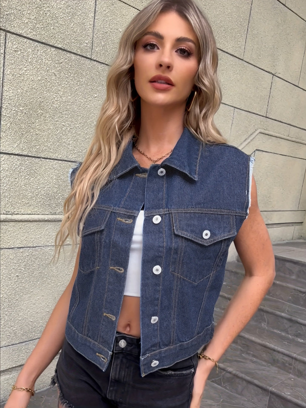 Johanna - Ärmellose Denimjacke mit praktischen Klappentaschen